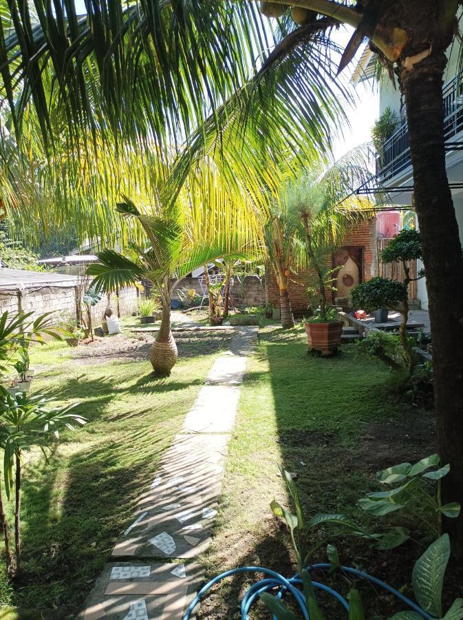 Merendeng Hostel Kuta Kuta  Luaran gambar